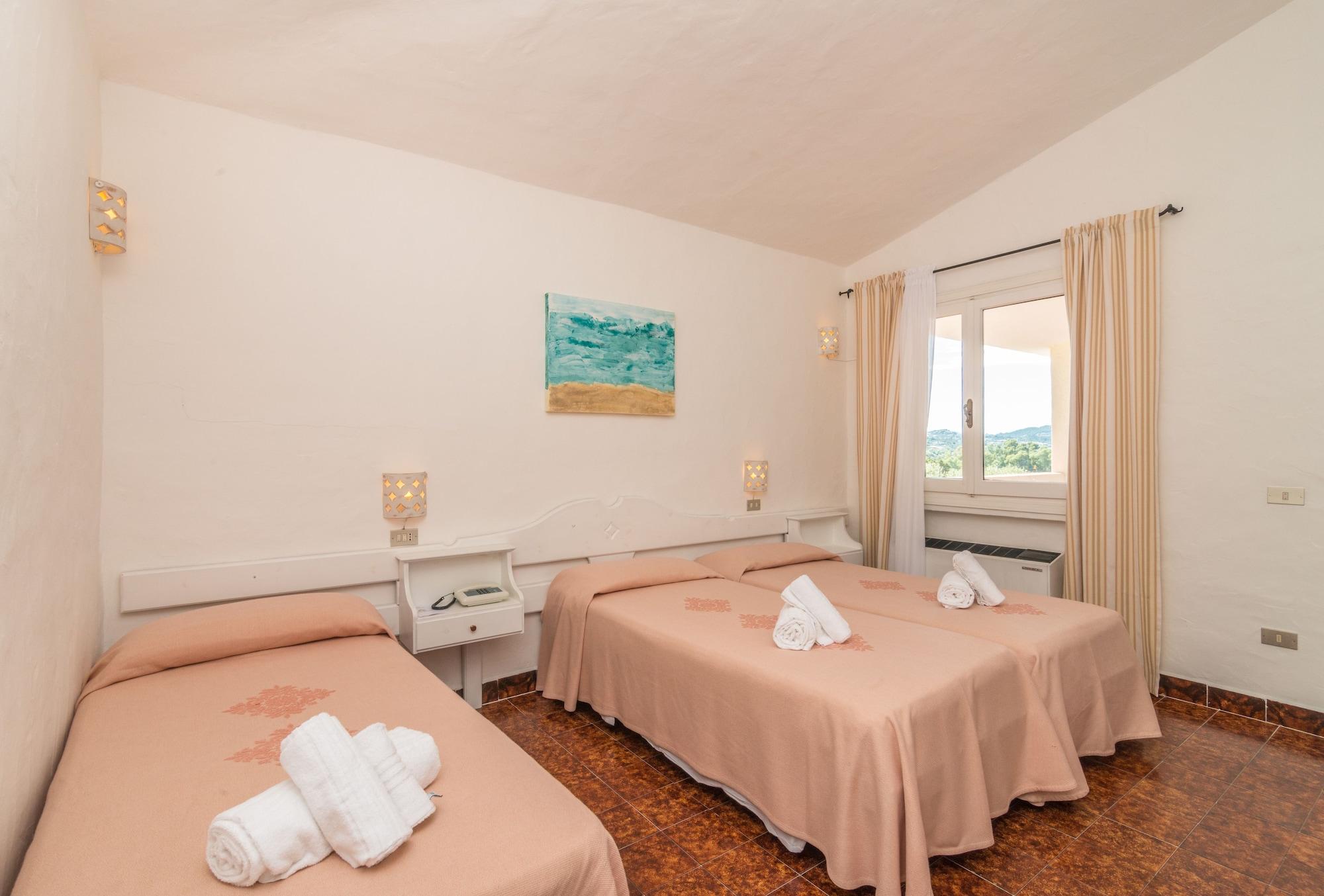 Hotel 3 Botti Baja Sardinia Extérieur photo