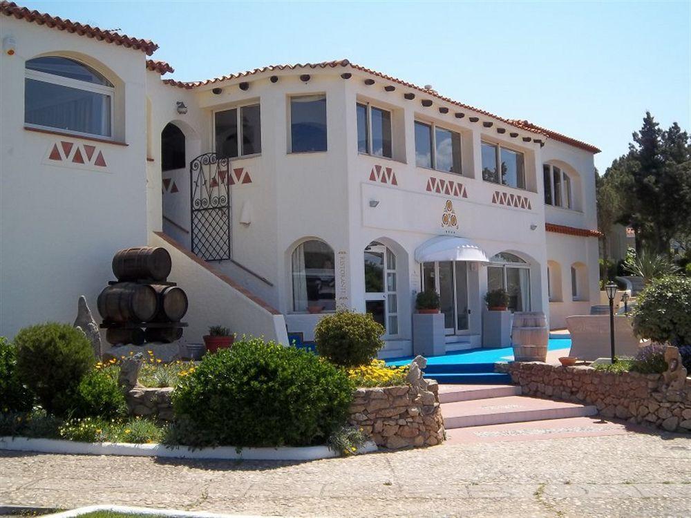 Hotel 3 Botti Baja Sardinia Extérieur photo