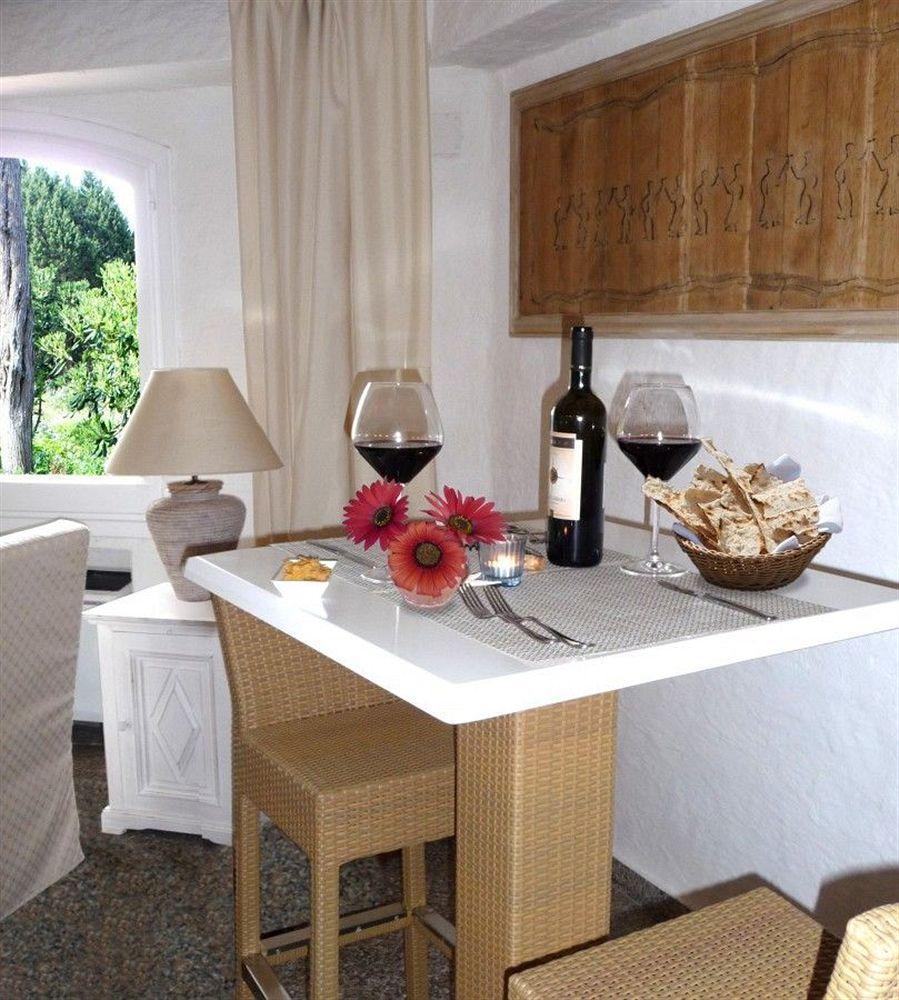 Hotel 3 Botti Baja Sardinia Extérieur photo
