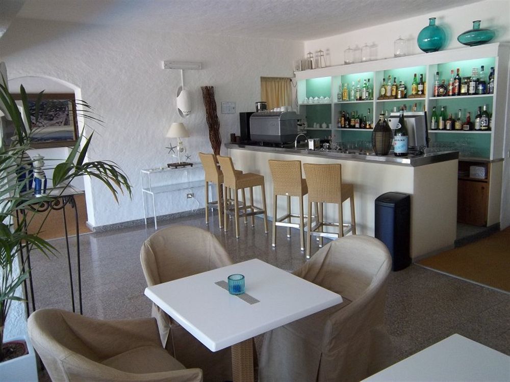 Hotel 3 Botti Baja Sardinia Extérieur photo
