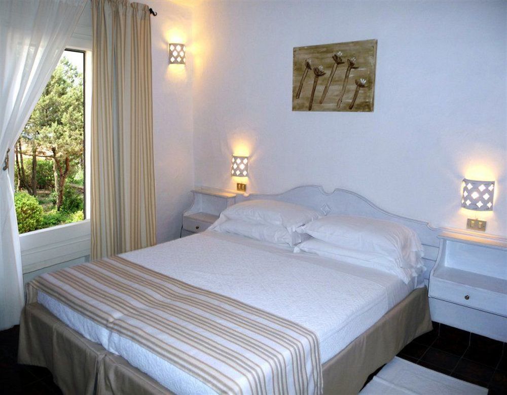 Hotel 3 Botti Baja Sardinia Extérieur photo